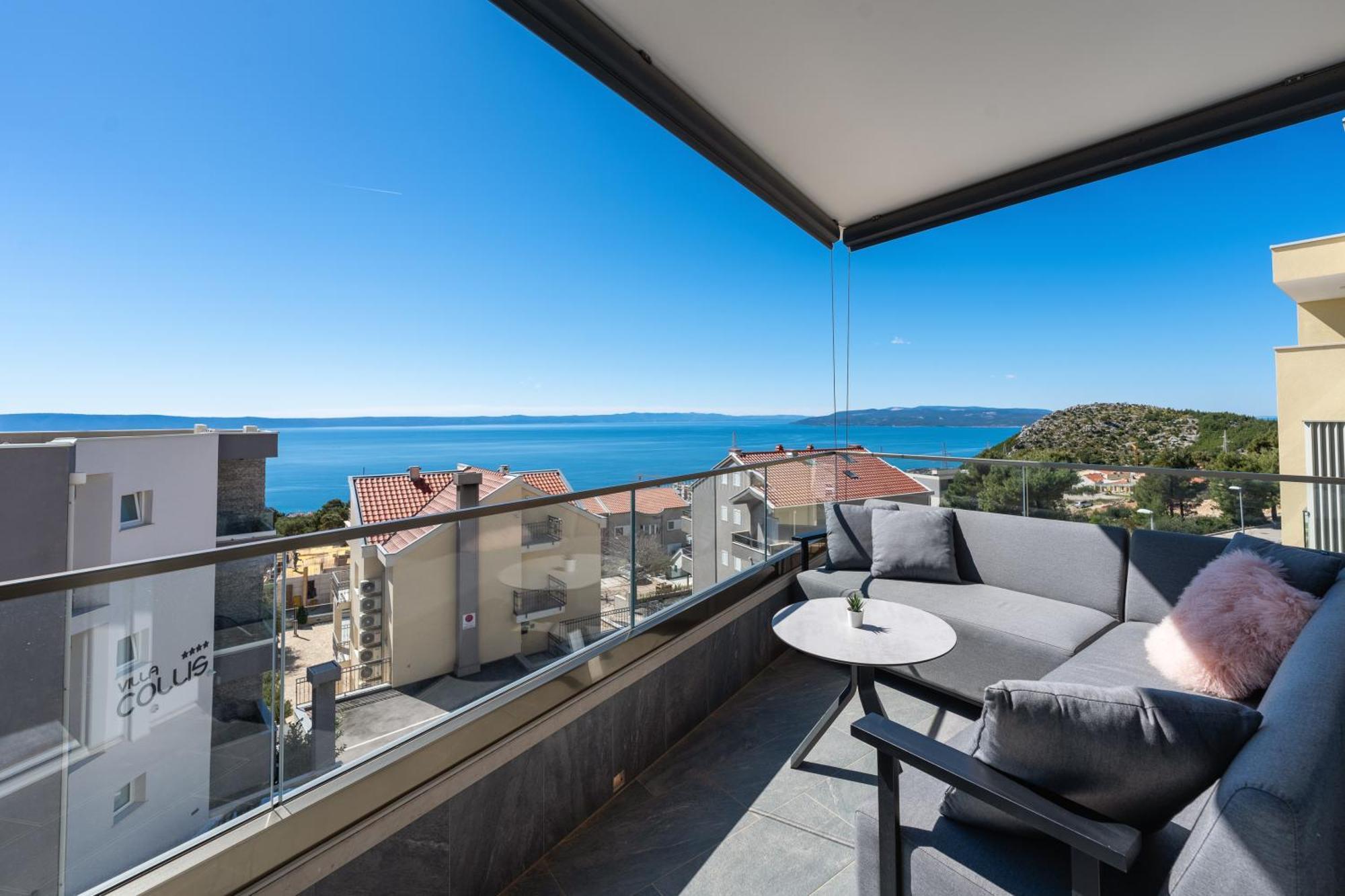 Luxury Marina With Private Parking Apartment Makarska